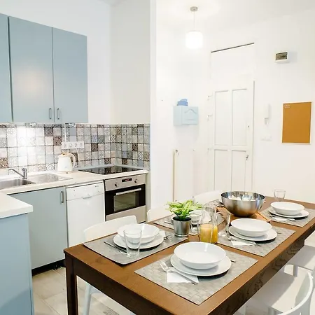 Apartment New With 3 Bedrooms, A/c And Balcony Budapest
