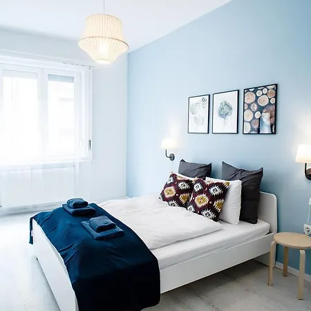 Apartment New With 3 Bedrooms, A/c And Balcony *
