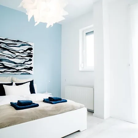 Apartment New With 3 Bedrooms, A/c And Balcony