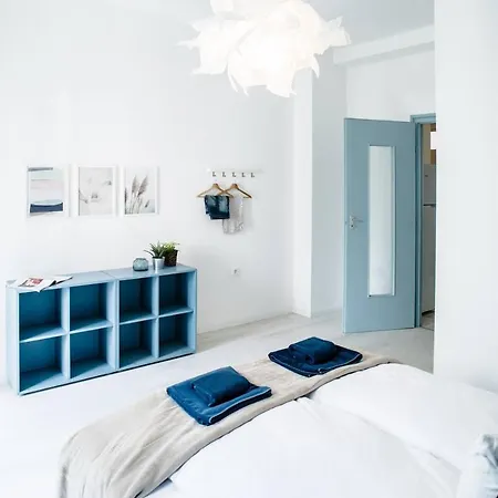 Apartment New With 3 Bedrooms, A/c And Balcony *