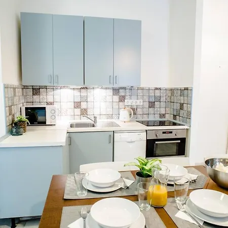 Apartment New With 3 Bedrooms, A/c And Balcony