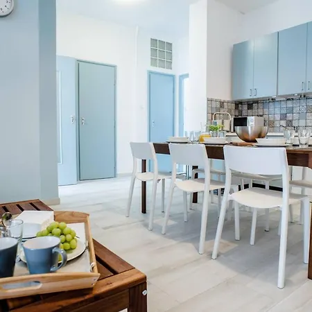 New With 3 Bedrooms, A/c And Balcony Apartment Budapest