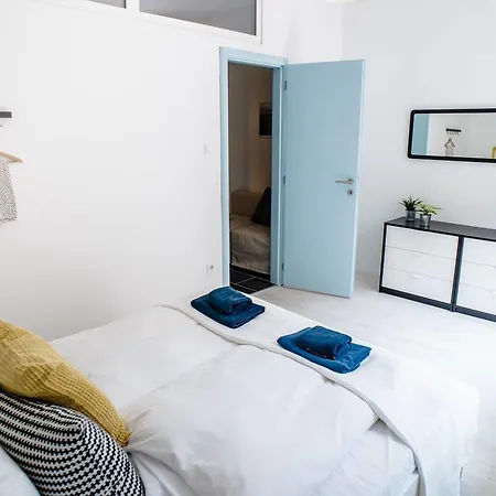 Apartmán New With 3 Bedrooms, A/c And Balcony