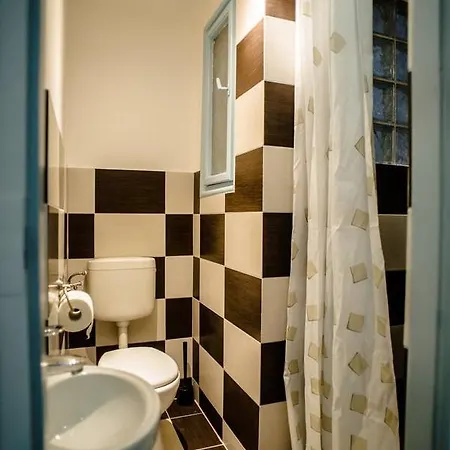 Apartmán New With 3 Bedrooms, A/c And Balcony